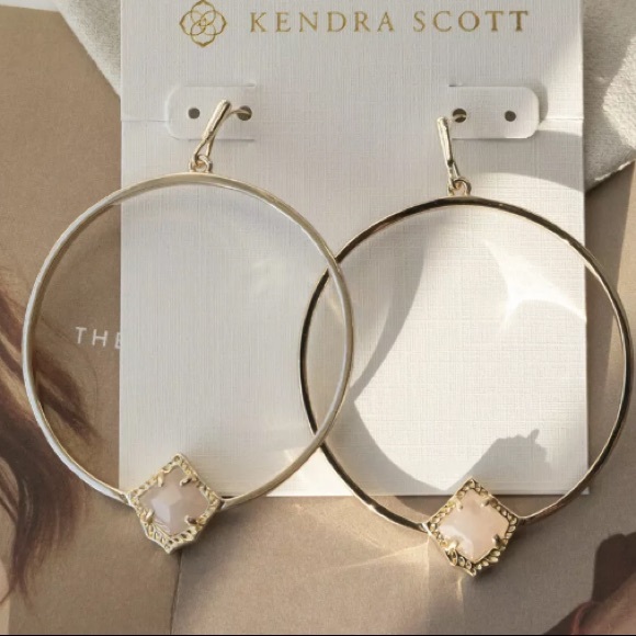 Kendra Scott Elberta Pink Quartz Hoop Earrings - Picture 4 of 4